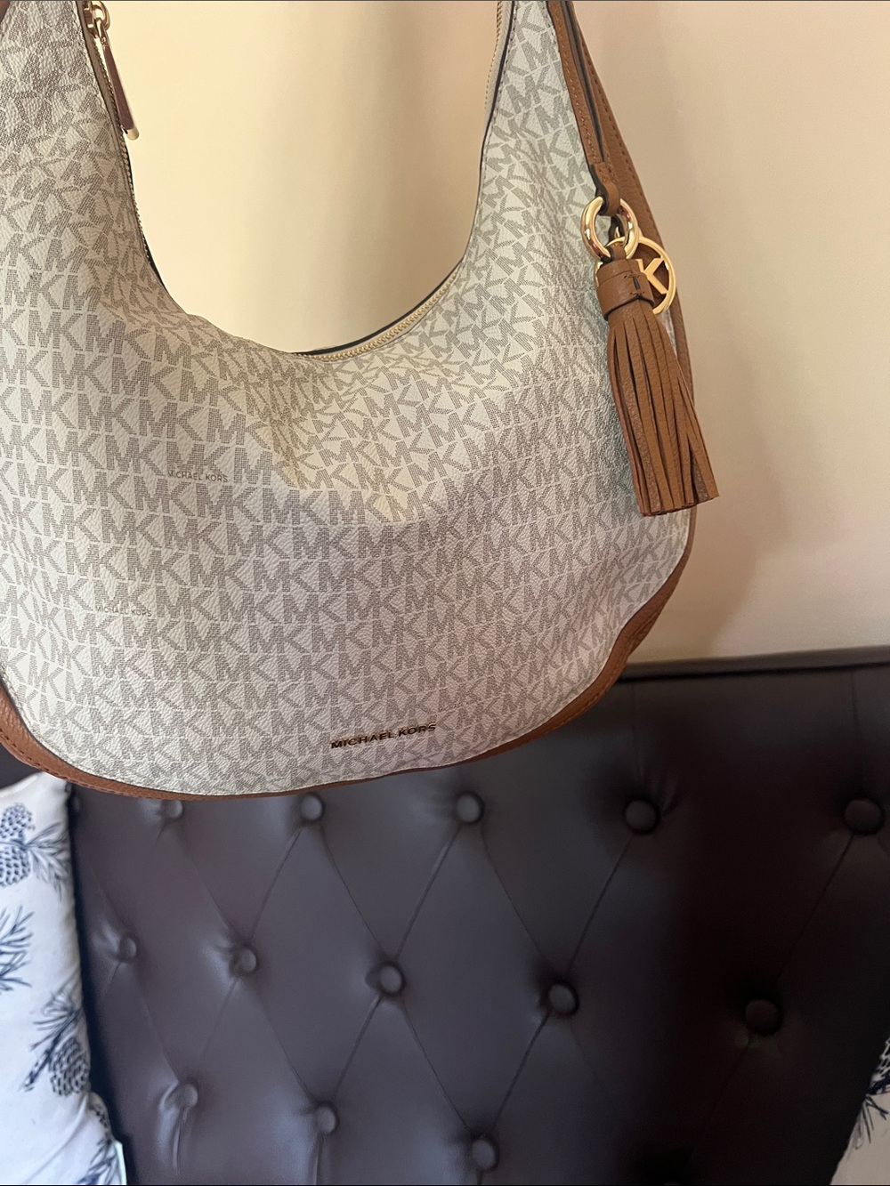 Michael Kors Ivory Signature MK Hobo with Tan Trim - Picture 6 of 13